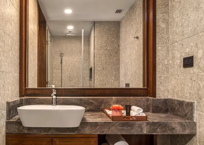Varnabas Museum Hotel 5*