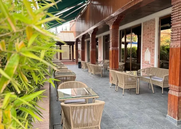Hotel Varnabas Museum 5*